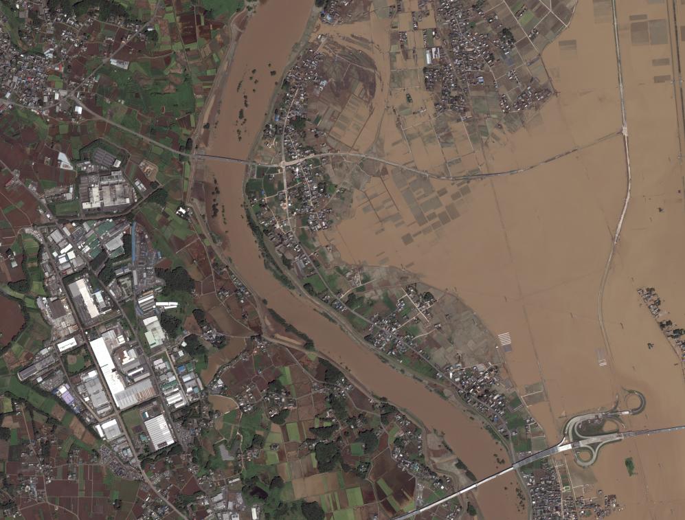 六衛府 Twitterren 鬼怒川被災地区の衛星画像の比較 右 初公開された情報収集衛星からの画像 左 Googleが提供した商用衛星worldviewからの画像 内閣情報調査室 デジタル グローブ社 Http T Co Q9p9jhjx7b 六衛府 Twitterren 鬼怒川被災地区の衛星画像の比較 右 初公開された情報収集衛星からの画像 左 Googleが提供した商用衛星worldviewからの画像 内閣情報調査室 デジタル グローブ社 Http T Co Q9p9jhjx7b