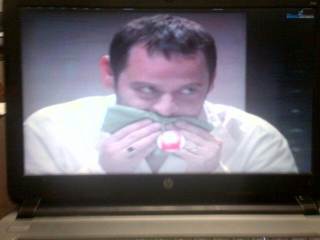 fa_segarra's tweet photo. @comandato #AtrapaComandato Siempre viendo mi gran novela http://t.co/m2ojtDslTA