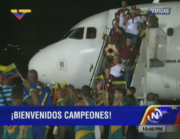 Bienvenidos a nuestra Amada Patria..Campeones de América..Generación de Oro."Vámonos Pa Río".. #BienvenidosCampeones