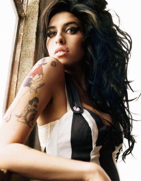 Happy birthday to the talented and beautiful Amy Winehouse, who would\ve been 32 today. RIP  