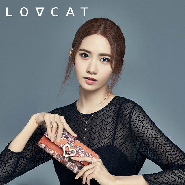 [OTHER][12-08-2015]YoonA trở thành người mẫu mới cho thương hiệu túi xách "LOVCAT" CO70iRjVAAE1Wbf
