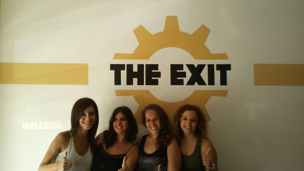 TheExitValencia's tweet photo. ¡Grandes equipos este finde, auténticos genios del escapismo! Reserva en http://t.co/Jp69PAEn22 #ocio #valencia http://t.co/AubnAzEE43