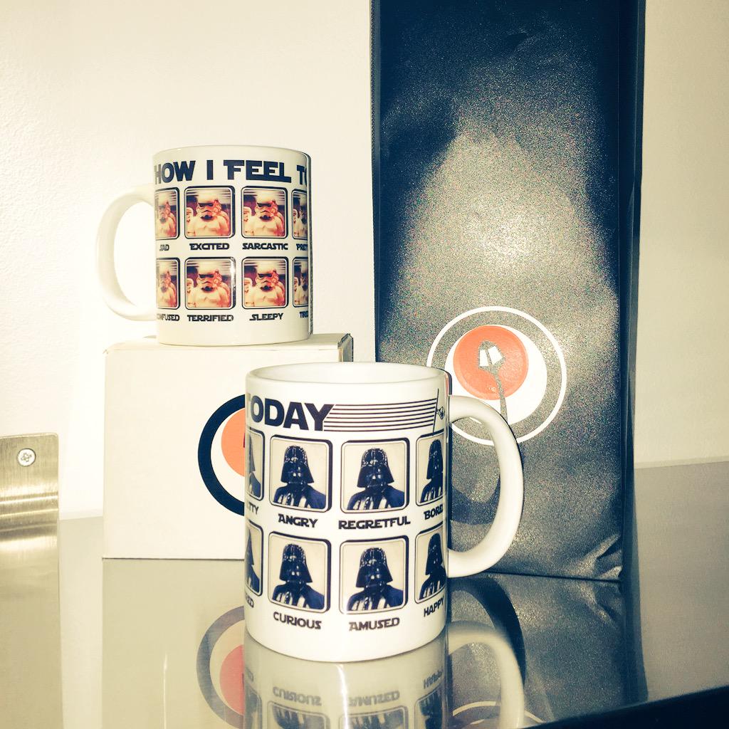 senormunoz's tweet image. Con el patrocinio de @viniloo y @EnsaladaSeo regalaremos estas dos tazas a las mejores #PreguntasSEO ¡solo por aqui!