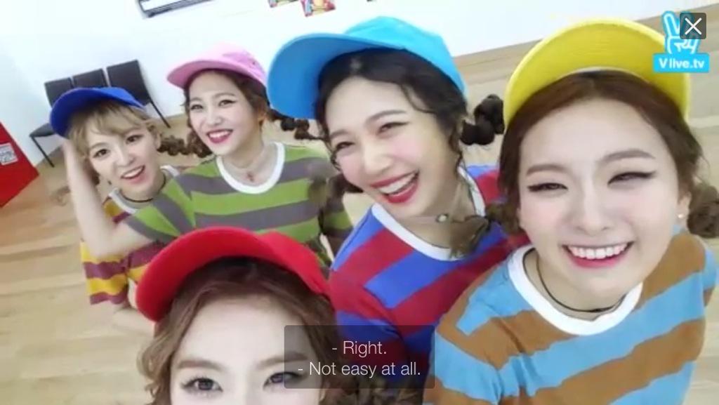 vvaleeriee's tweet photo. SO MUCH WENRI MOMENTS THIS BROADCAST SO CUTE 
WENDY TOOK GOOD CARE OF YERI THIS EP HEHEHEHE http://t.co/aRLFGIV5HB