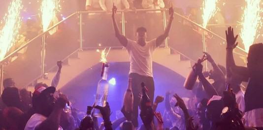 LouditTV's tweet photo. Meet the King of Night Life
http://t.co/nGjvhZ48af
cc @escapelagos1 @dukeofspades @EscapeLasgidi http://t.co/vX8B3dZ2Hp