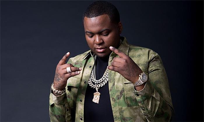 RapUp's tweet photo. .@SeanKingston is back with his new single "Wait Up." Listen: http://t.co/zZwm3Tpyr8 http://t.co/BHtBOZs8Qc