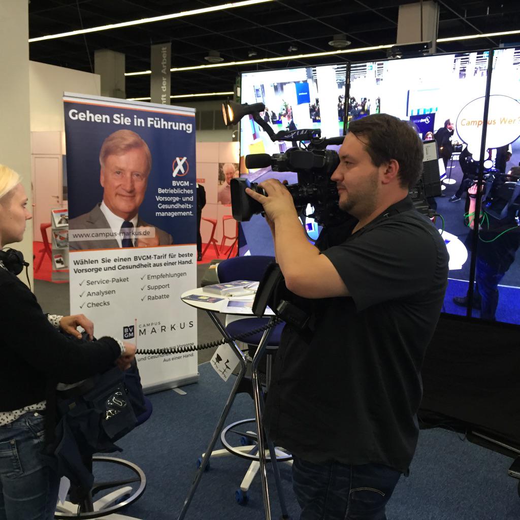 campus_markus's tweet image. Am Stand von Campus M.A.R.K.U.S. (U.12 / Halle 2.1) ist was los ... Kamerateam vom Bundesministerium für Arbeit #zp15