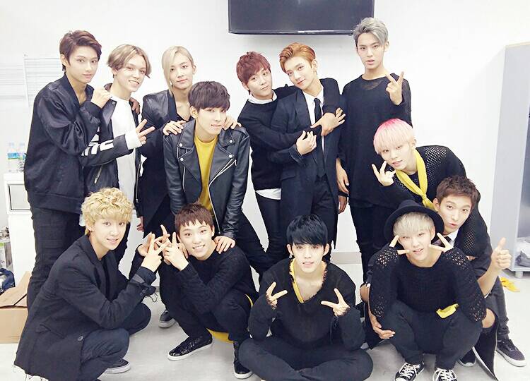 pledis17_STAFF's tweet image. [SEVENTEEN NEWS]
2015년 9월 셋째주 더쇼 초이스 TOP5에 
#세븐틴의 #만세 가 올랐습니다.
"#1119'로 '세븐틴'을 적어 투표해 주세요.
여러분들의 많은 참여 부탁드립니다.
감사합니다.