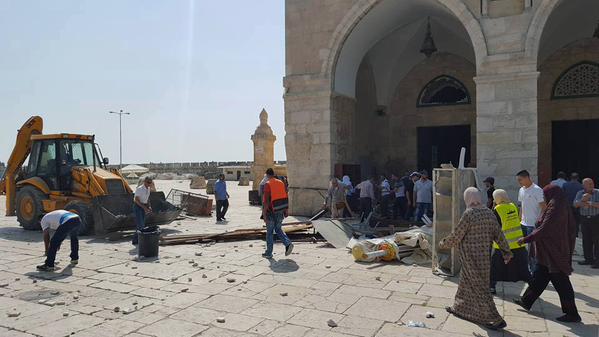 الاحتلال الإسرائيلي يقتحم المسجد الأقصى ويعتدي على المصلين CO8RK7VW8AAd-3P