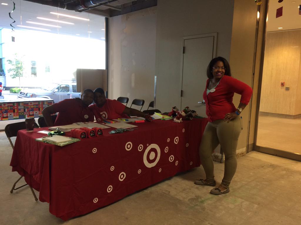 JennBullseye's tweet photo. Ready to welcome the team for Planorama!   #3210  #rosslyntarget http://t.co/wbqgtGhPas
