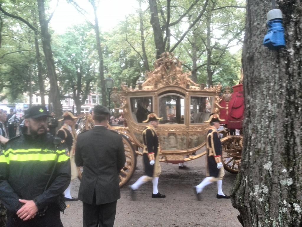 andreroessen's tweet photo. #Goudenkoets van dichtbij. Met dank aan @De_Clercq http://t.co/zsyW5uESb9