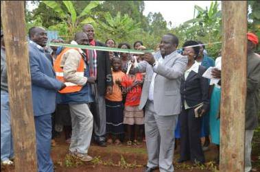 TeyaKevin's tweet photo. This Gichugu MP Njogu Barua launching electricity poles. These Mps will kill us with mediocrity. http://t.co/Wu6jkeD6wA