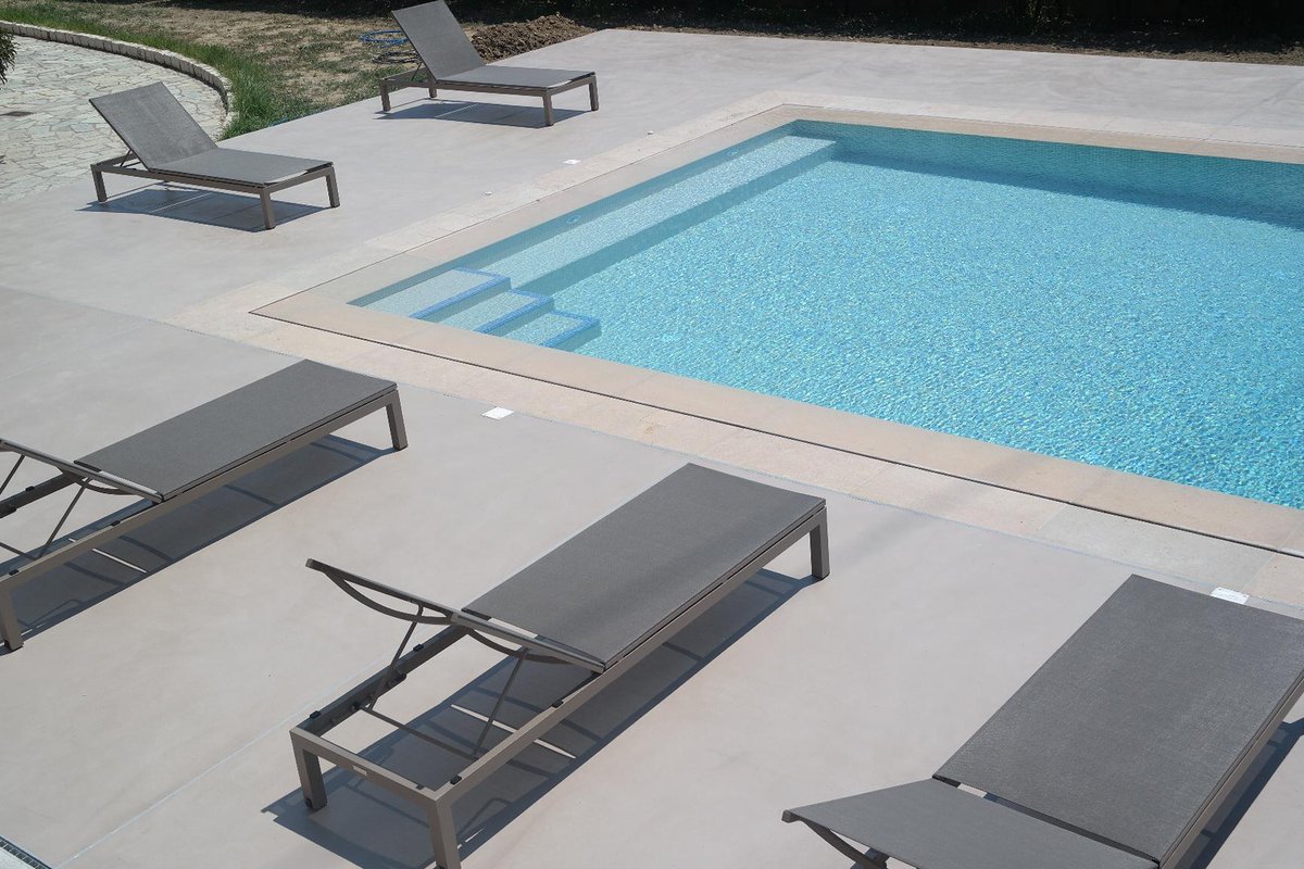 AlphaCement's tweet image. Εφαρμογή πατητής τσιμεντοκονίας microcemento σε περιβάλλοντα χώρο πισίνας.#architecture #swimmingpool #microcemento