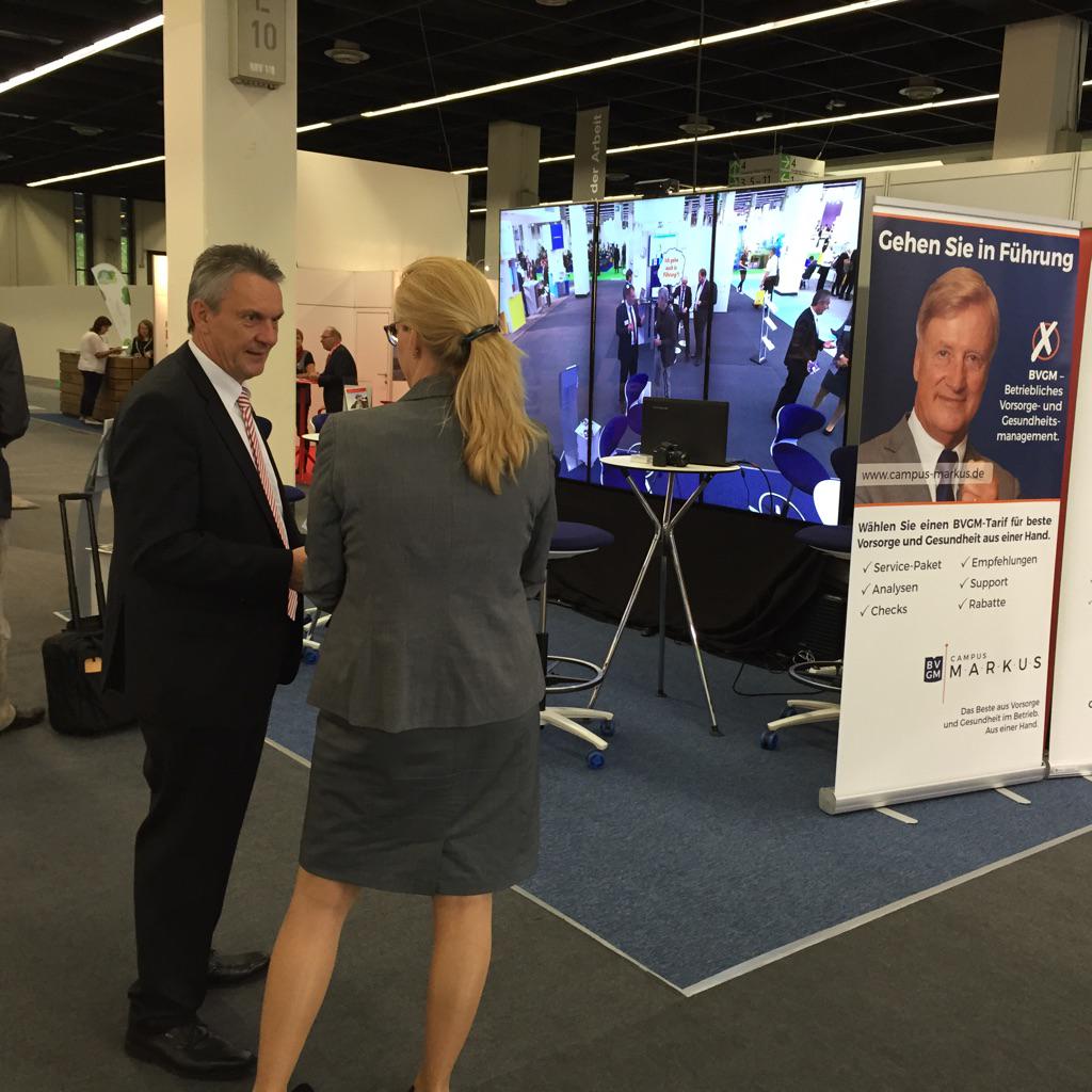 campus_markus's tweet image. Kommen Sie vorbei. Das neuartige Traxa-System erfasst Besucher und verpasst ihnen Sprech- und Denkblasen #zp15