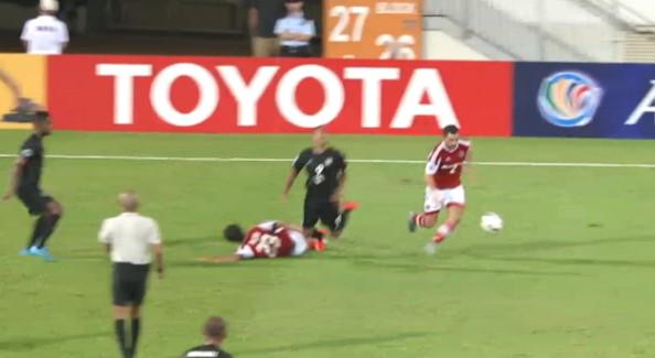 TheAFCGL's tweet photo. 40' Yellow Card for South China's Che Run Qiu for a late tackle. #AFCCup2015 http://t.co/aWtr19VpU4