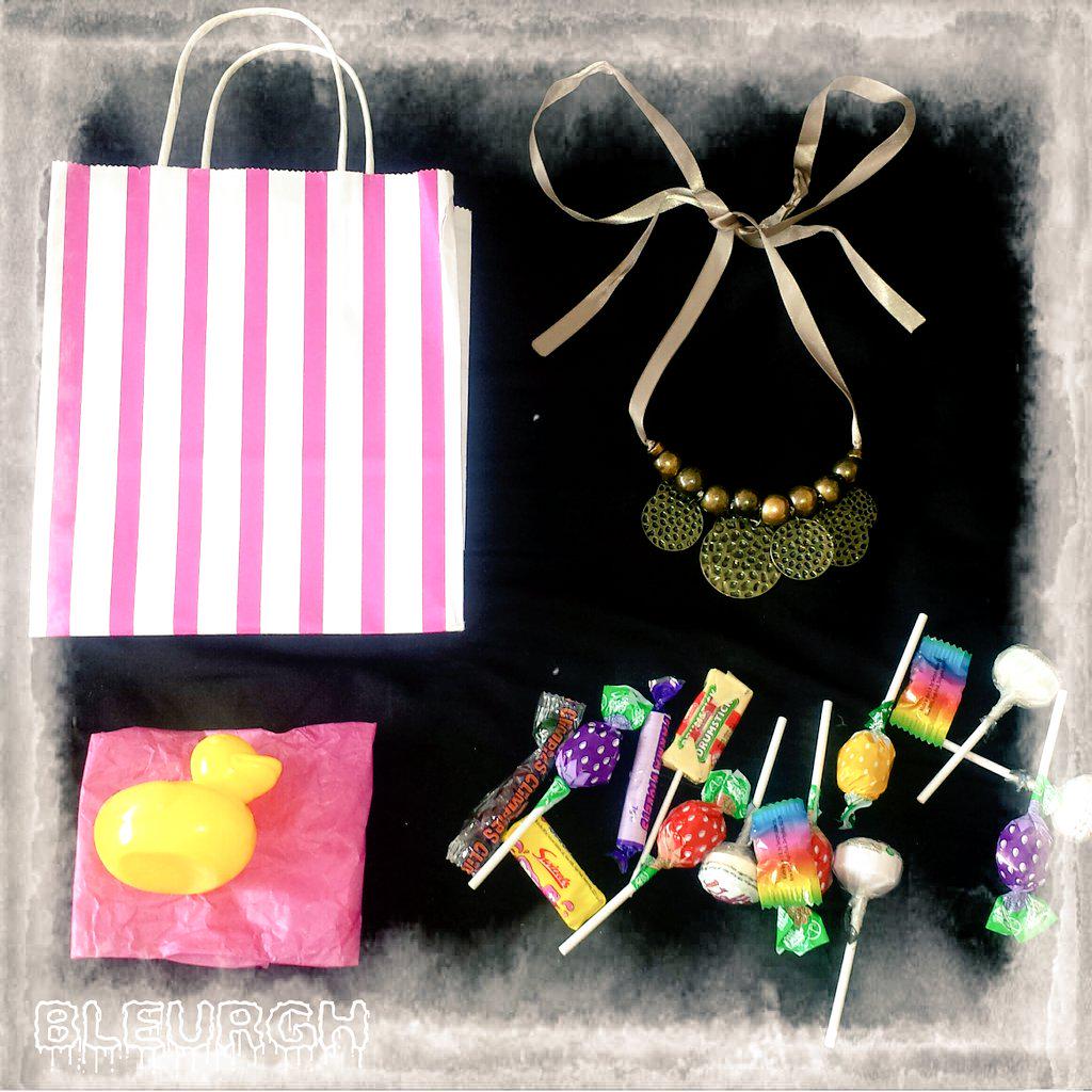 OnyekaOnline's tweet photo. Indulging in some sweet treats as a midday snack. My dentist won't be pleased @joebrowns #bloggerfunfair #JBHaveFun http://t.co/8VLGsAQG84