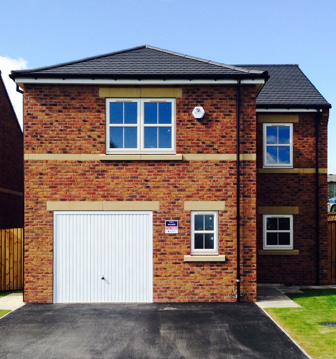 SaulHomes's tweet photo. Reserve your plot on our stunning Brierley Hall Development for £99 this September. http://t.co/M7xo6lSAN5