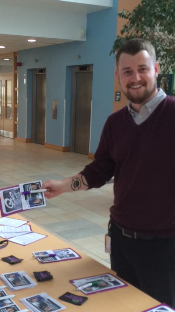GoSmarterToWork's tweet photo. Staff @ EDF Doxford park are completing their travel surveys #gosmartertowork #greenertravel http://t.co/JXBB40YoOY