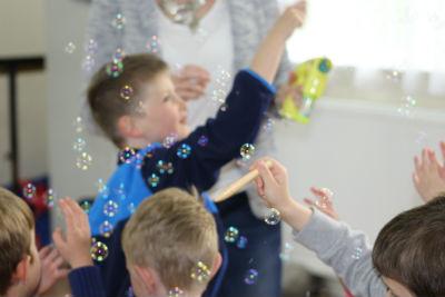 LivelyLinguists's tweet photo. #garforthhour a little taste of what our lessons involve! http://t.co/qXnM6Cy5ht