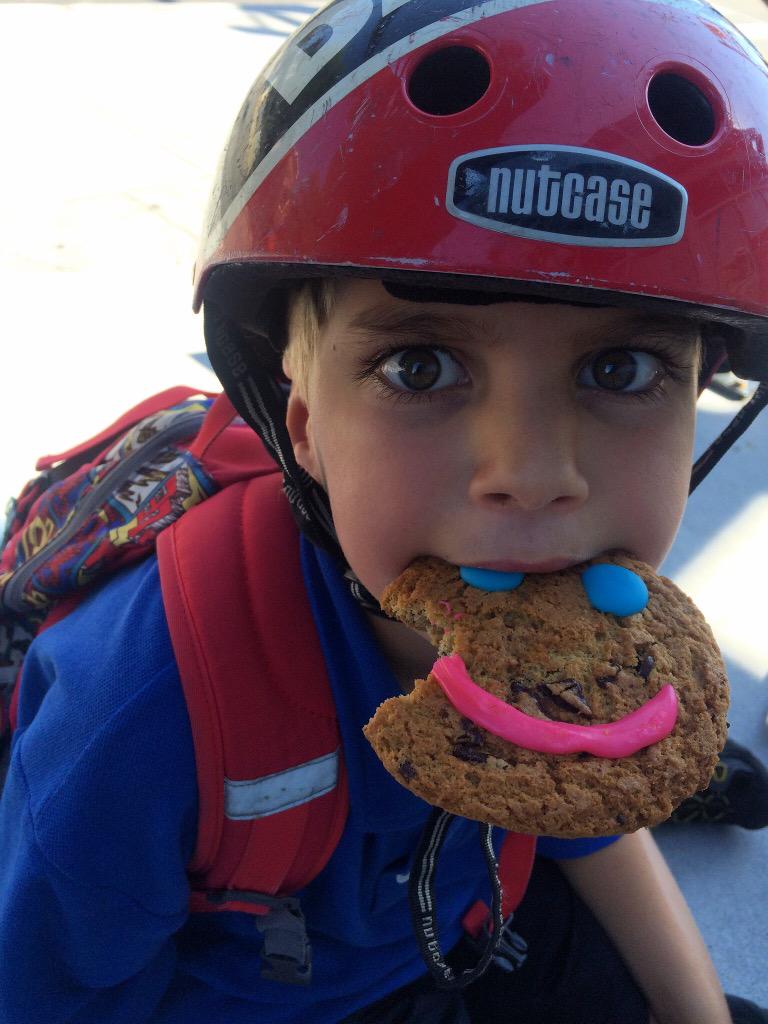 #smilecookie lover! Go get 'em! Great fundraiser in #HamOnt for <a href="/HFShare/">Hamilton Food Share</a> and <a href="/Food4KidsHamOnt/">Food4Kids Hamilton</a>
