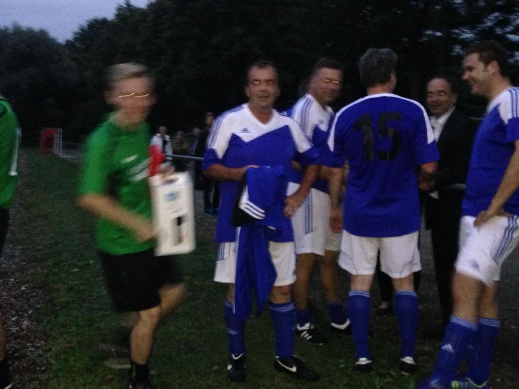 JuergCaflisch's tweet photo. Nach erfolgreichem Länderspiel in Dogern am Rhein. Landkreis Waldshut - FC Grossrat 0:2! http://t.co/HMD084oQaP