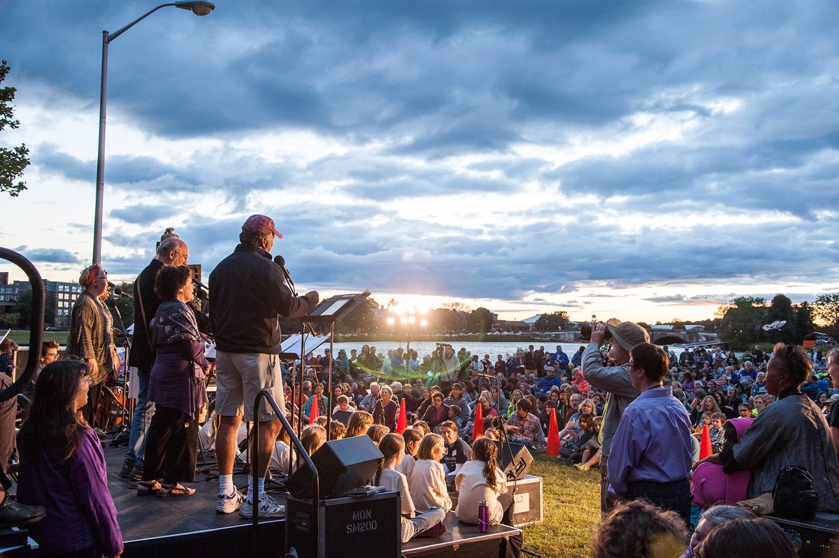 Join the singing party Sunday along the Charles at <a href="/TheRevels/">Revels</a> #RiverSing bit.ly/1OtjDdC