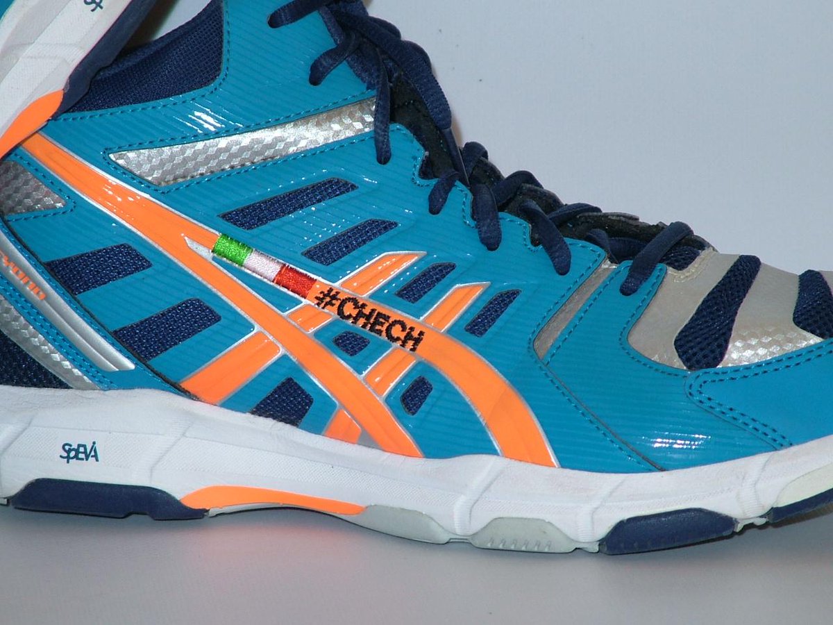 DesignRicamo's tweet photo. Crea le tue scarpe personalizzate, da Design Ricamo puoi :)
#ricamo #embroidery #personalizzare #scarpe #sport http://t.co/B9L7GkeSpR