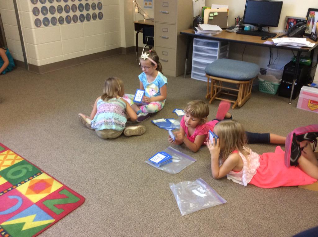malapontia's tweet photo. Guided math in first grade. #essdexcels http://t.co/1PbXcU2mUV