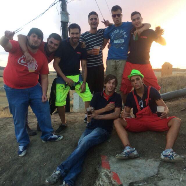 Gutimatesanz's tweet photo. Empieza San Cipriano 🎶👌🏼😎🍸🍹 http://t.co/JAlE8pD6Of