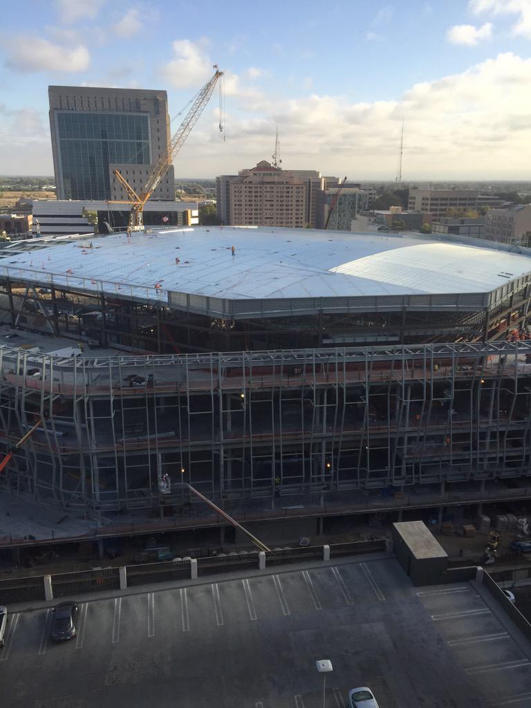 KJ_MayorJohnson's tweet photo. The @Golden1Center is almost completely covered! It won't be long now... #Sacramento3pt0 #SacramentoProud http://t.co/bITlLhTacH