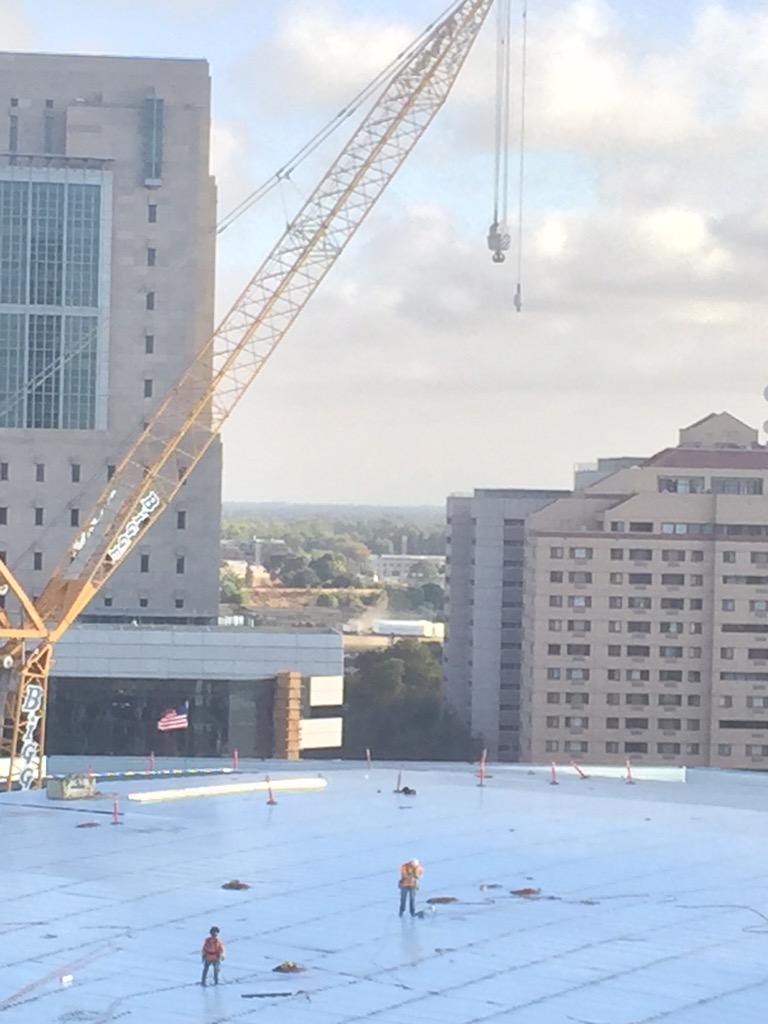 KJ_MayorJohnson's tweet photo. The @Golden1Center is almost completely covered! It won't be long now... #Sacramento3pt0 #SacramentoProud http://t.co/bITlLhTacH