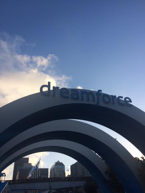 salesforcesmb's tweet photo. Good morning from #DF15! Fuel up on coffee and get ready for a kickass week in SF. #dreamforce15 #DeskatDF #custserv http://t.co/Xf62LNB0VA