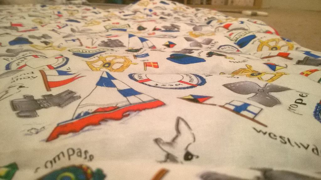 SimplyBeaH's tweet image. Completed patchwork quilt! My very first :D #patchworking #quilt #sewing #nautical