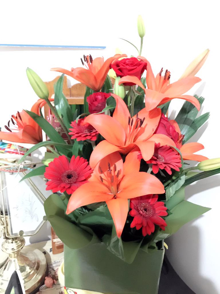 Celebrating our 28th wedding anniversary. 💏 Thank you honey- Ernesto Bautista for this beautiful flower. 💐 ❤️❤️❤️