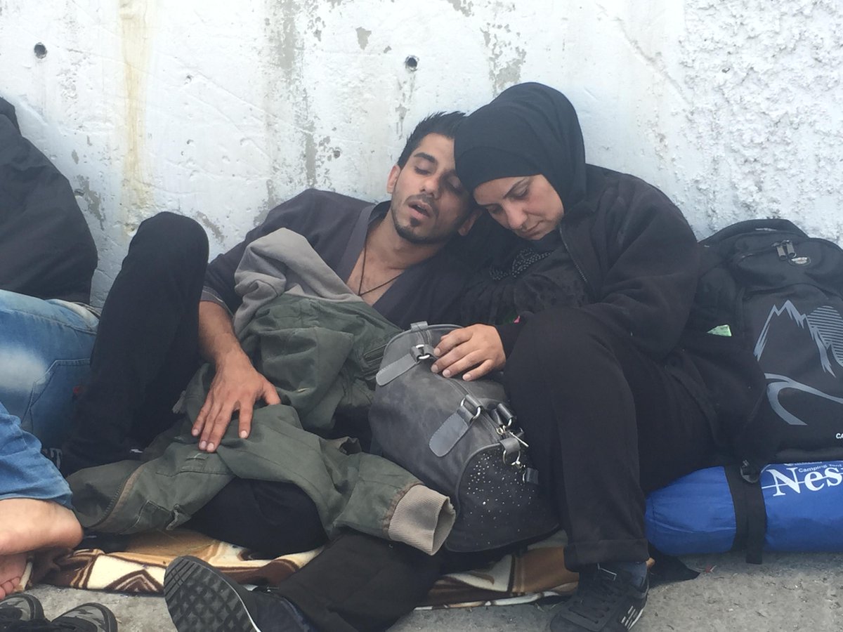 viabbc's tweet photo. @macesteleri6 @bbcturkce In Stanbul at least 3thousands refugees at the main bus terminal according to @RenginArslan http://t.co/oZwdiiOo0C