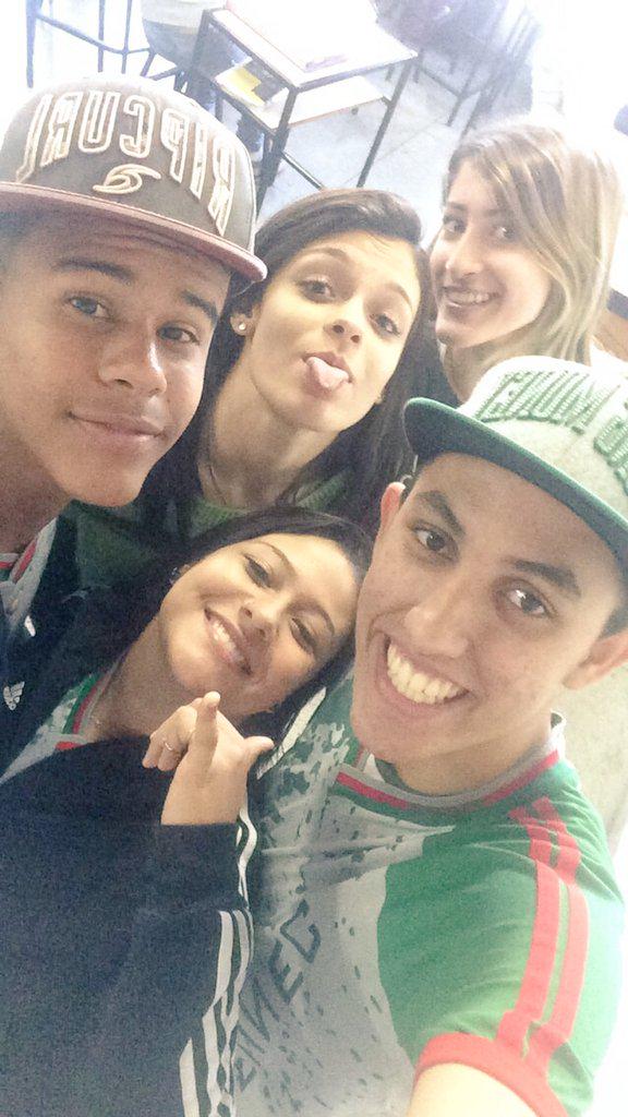 carolpratss's tweet photo. Sdds dessa galerinha 😔 ❤ #Funec http://t.co/iw02zFZ4XY