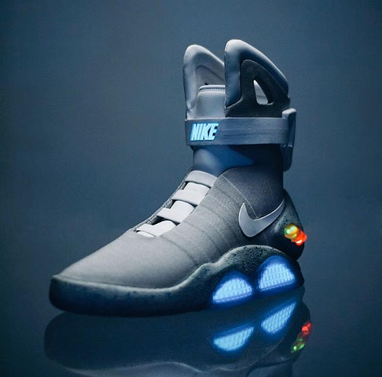 nike mag 2015