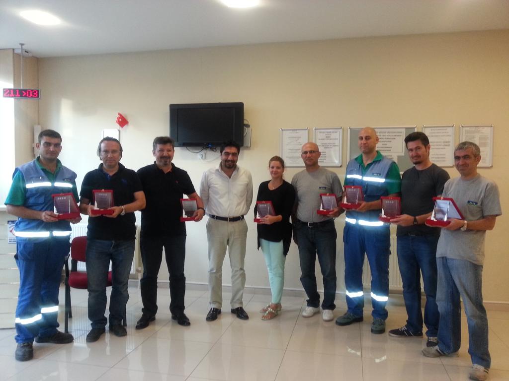 Aksa'da 10. yılını dolduran  çalışma arkadaşlarımızı tebrik ediyor daha nice senelere diyoruz. 😁