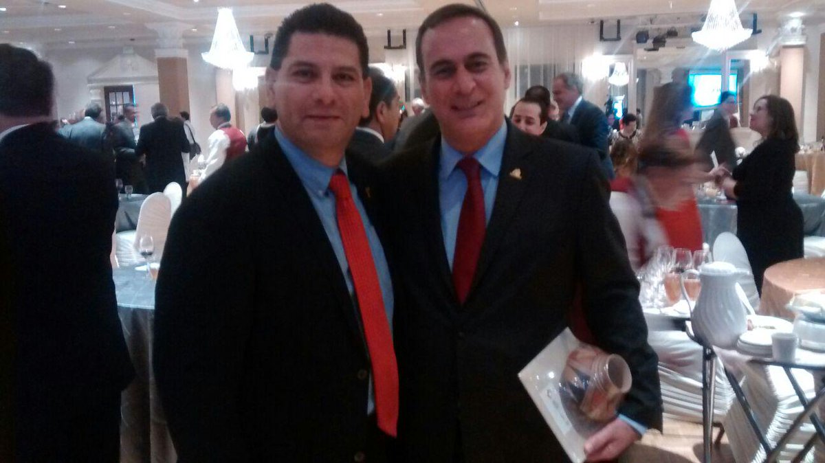EdgarOLara's tweet photo. Con el Presidente Nacional de Coparmex, Act. Juan Pablo Castañón @jpcastanon http://t.co/jxUjv9058P