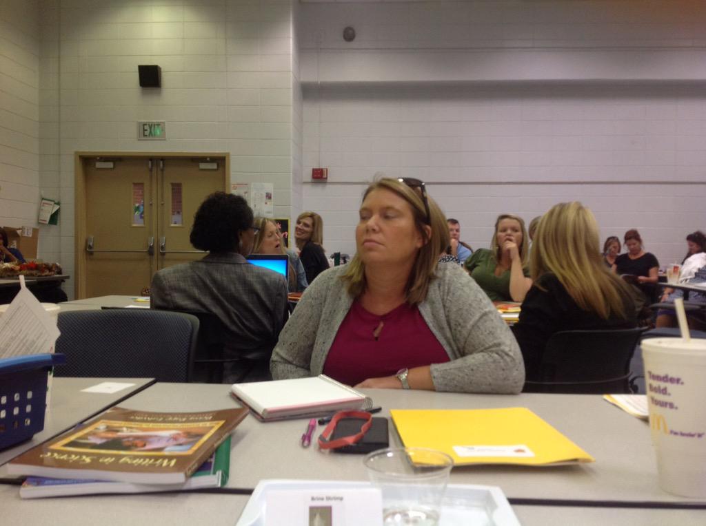 DixieDragons082's tweet photo. Kuddos Beth Long for useful GCC ELA Cycle 2 PD! We are #cycle2JCPSReadyAndLiterate #CrossCurricularScience http://t.co/GuQda9rS4V