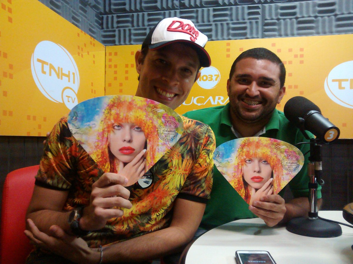 pajucarafm103's tweet image. 👠 Tivemos conosco, no #PajuçaraNaHora, @gustavoboroni, falando tudo sobre a #SemanaDaModa no #AlagoasTrendHouse 💃