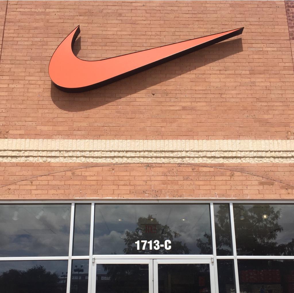 nike store plano