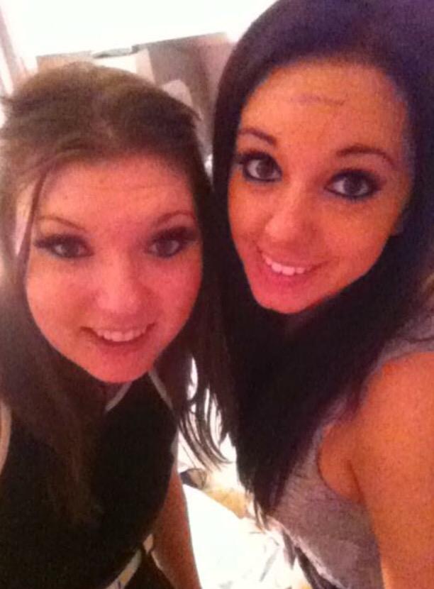 ElizabethRinge1's tweet photo. Remember the days @3Hannahx #young #wild #we #never #change http://t.co/Ht98hrT87F