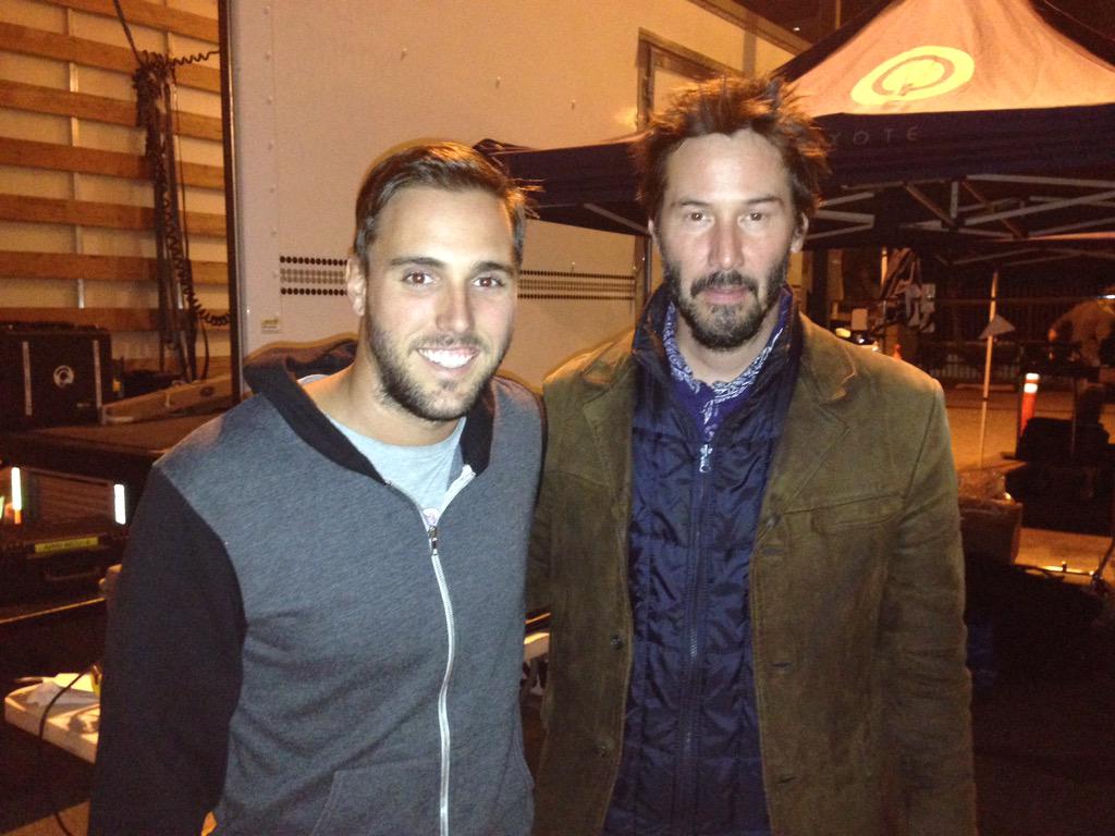 MattOnStage's tweet photo. #tbt on set working with The One @OfficialKeanu http://t.co/gqtKQYGoLO