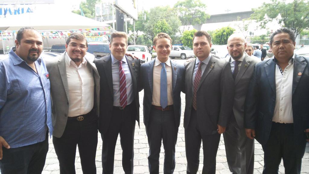 jesuspeza's tweet photo. En el encuentro de trabajo del sector obrero con la conasami, nuestro amigo secretario del trabajo @jgarciabejos http://t.co/EheDHIW7UR
