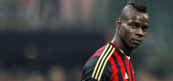 voetbalnieuwsbe's tweet photo. VIDEO: Balotelli viert rentree in stijl #ACM #Milan #ManMil #Balotelli http://t.co/bw93TQFEgp http://t.co/0XyNiXtI73
