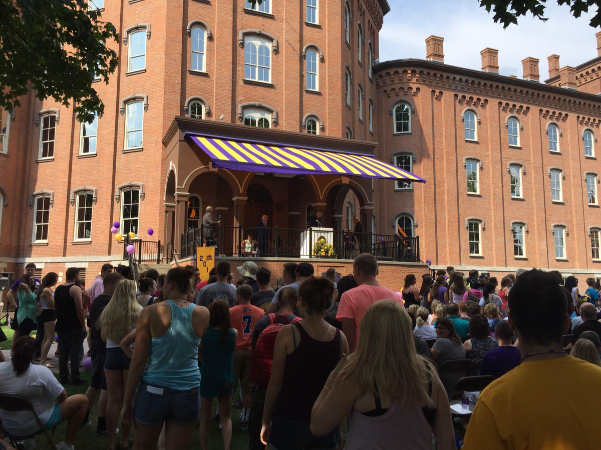 ElmiraCollege's tweet photo. Beanie Ceremony welcoming our amazing class of 2019!!! #ElmiraProud #EC2019 #EC19s #ECBeanieCeremony http://t.co/m9qB4jNE5f