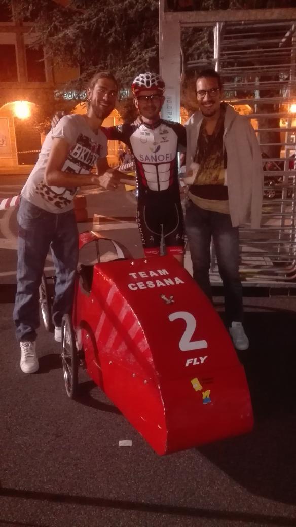 FLYCyclingTeam's tweet photo. Serata alternativa "a due ruote" per il Team Fly a Biassono... #fuorigp #flycyclingteam http://t.co/QbbvbfTfBF