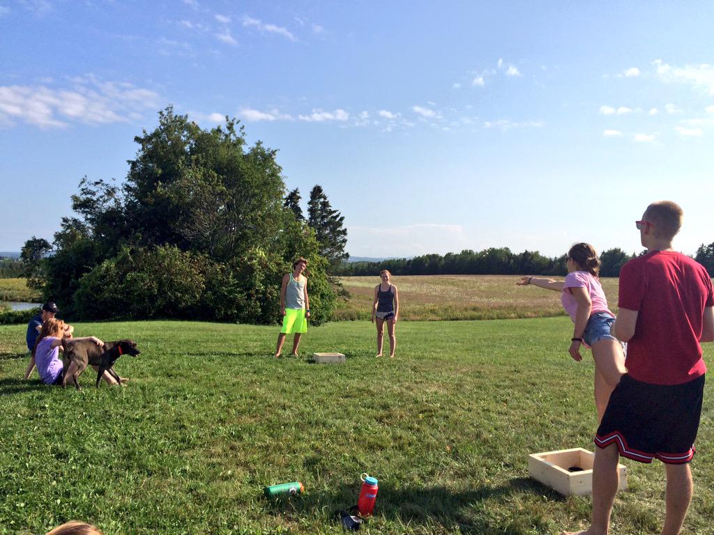 _emmm07's tweet photo. Not only is @emferg16 fast on the trails, she knows how to throw a washer #superstar #trainingcamp2015 @DalhousieXC http://t.co/1RsAv25gYS