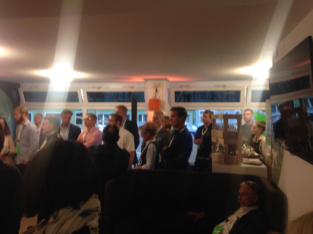 simon_haase's tweet photo. Grandioser Auftakt der #upWORLD in #Remscheid! Jetzt geht es erst richtig los, @SimplicityYoung http://t.co/1d5DVcWsj7